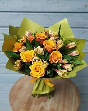 Букет цветов из:  Альстромерии и Розы в Кунгуре