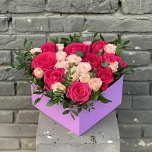 Цветочная композиция из Розы в коробке в Кунгуре