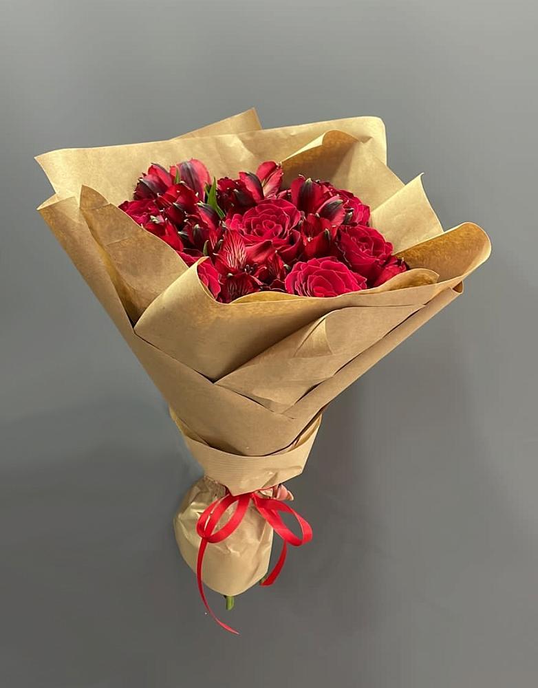 Букет цветов из: Альстромерии и Розы в Кунгуре