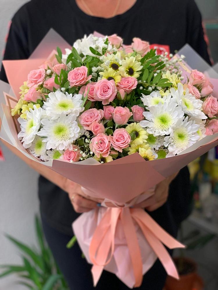 Букет цветов из: Розы и Хризантемы в Кунгуре