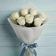 Букет 7 Белых роз Эдлесс Лав в Кунгуре