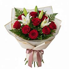 Букет цветов из:  Лилии и Розы в Кунгуре