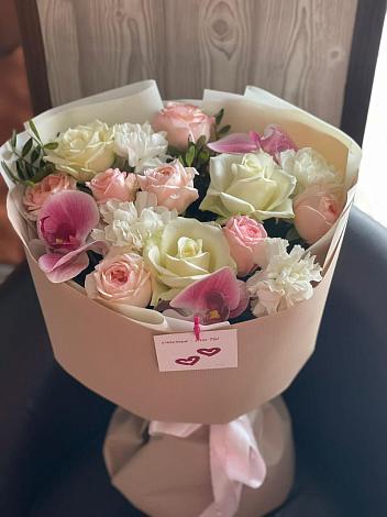 Букет цветов из: Орхидеи, Розы и Гвоздики в Кунгуре