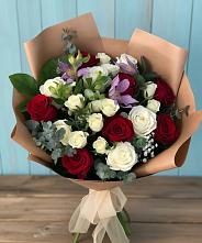 Букет цветов из:  Розы и Альстромерии в Кунгуре