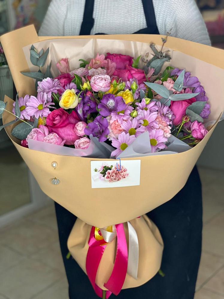 Букет цветов из: Хризантемы, Гвоздики и Альстромерии в Кунгуре