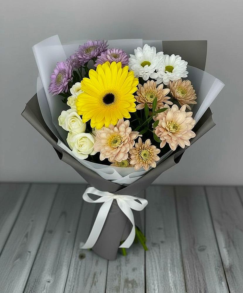 Букет цветов из: Розы, Герберы и Хризантемы в Кунгуре