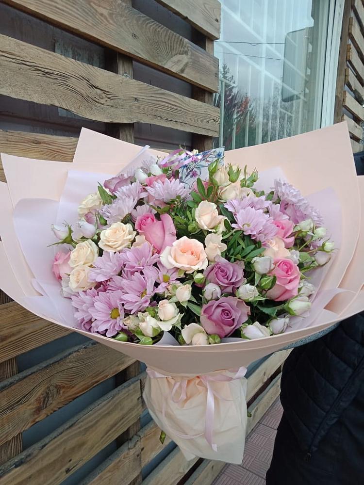 Букет цветов из: Розы и Хризантемы в Кунгуре