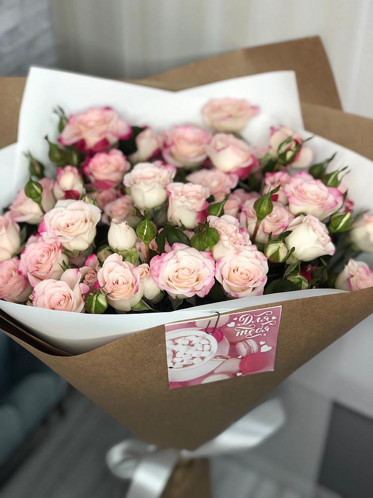 Букет цветов из: Розы в Кунгуре