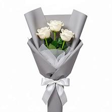Букет 3 белые розы в Кунгуре