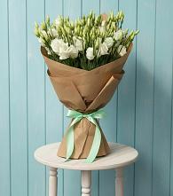 Букет цветов из:  Лизиантусы в Кунгуре