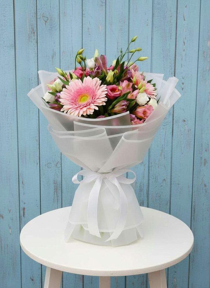 Букет цветов из: Герберы, Альстромерии и Лизиантусы в Кунгуре