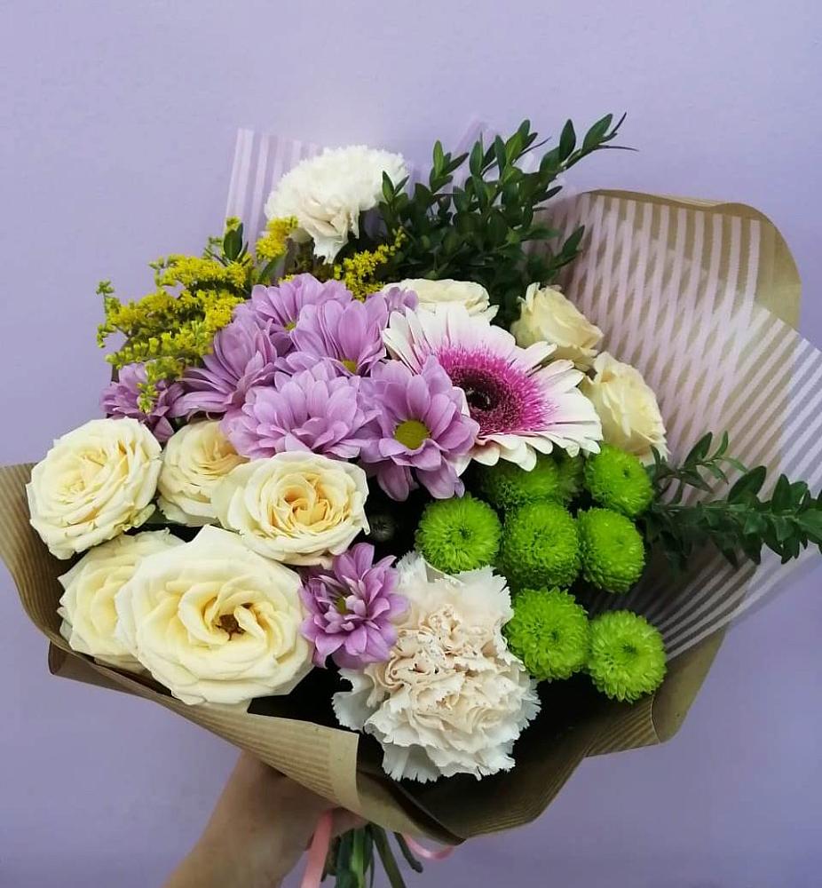 Букет цветов из: Хризантемы, Розы, Гвоздики и Герберы в Кунгуре