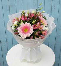 Букет цветов из:  Герберы, Альстромерии и Лизиантусы #REPLACE_PRED# Кунгуре