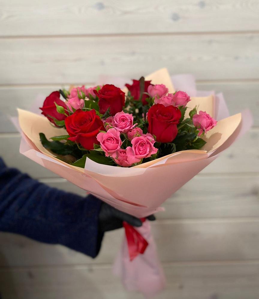 Букет цветов из: Розы в Кунгуре