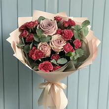 Букет цветов из:  Гвоздики и Розы в Кунгуре