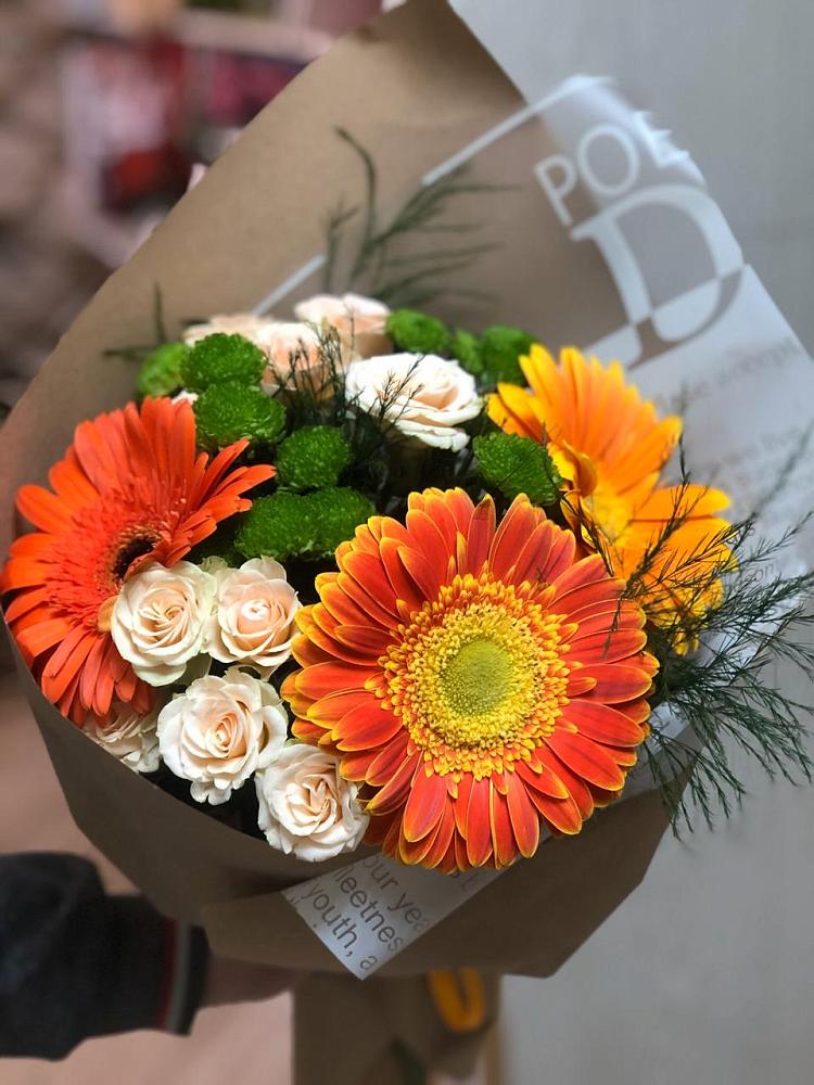 Букет цветов из: Герберы, Хризантемы и Розы в Кунгуре