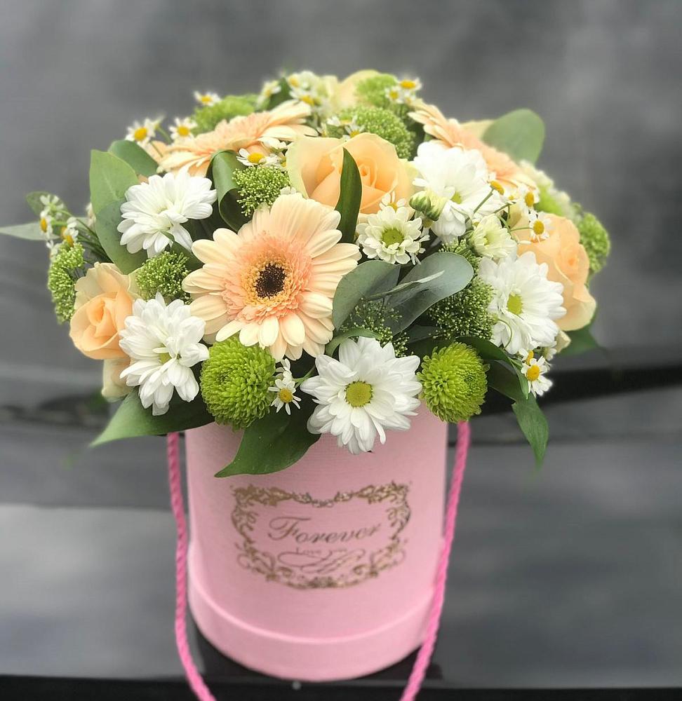 Цветочная композиция из Розы, Герберы и Хризантемы в шляпной коробке в Кунгуре