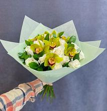 Букет цветов из:  Орхидеи и Розы в Кунгуре