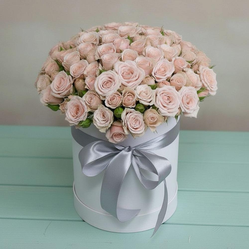 Цветочная композиция из Розы в шляпной коробке в Кунгуре