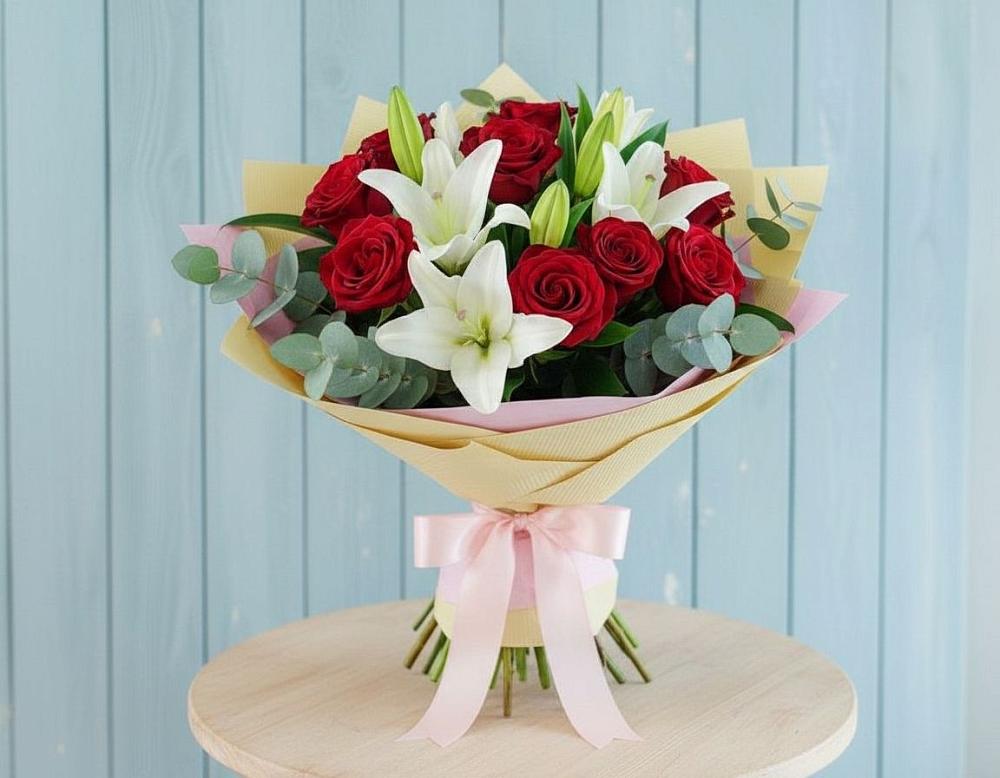 Букет цветов из: Лилии и Розы в Кунгуре